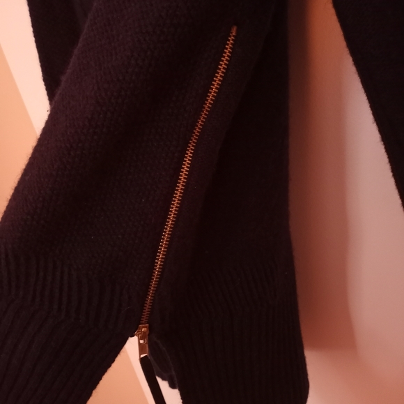 Smart Set navy blue knit sweater with side zipper (size L) - Picture 2 of 6